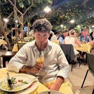 Meet your Posher, Aniallater